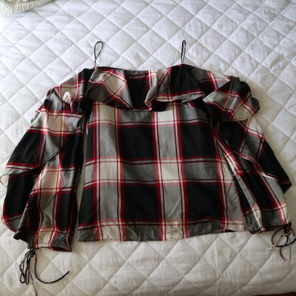 LOFT Cold Shoulder Top - Picture 4 of 8